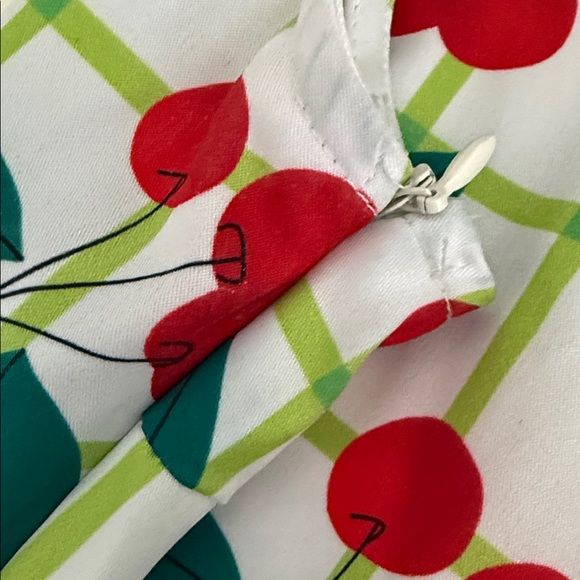 Sleeveless White Cherry Print Midi Dress Green Waistband NWOT XL 50/60s vibes - Picture 11 of 15